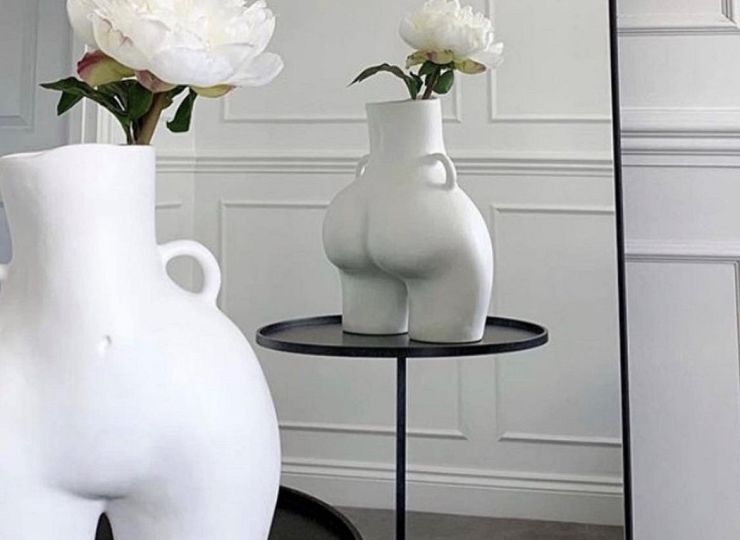 Anissa Kermiche vaser