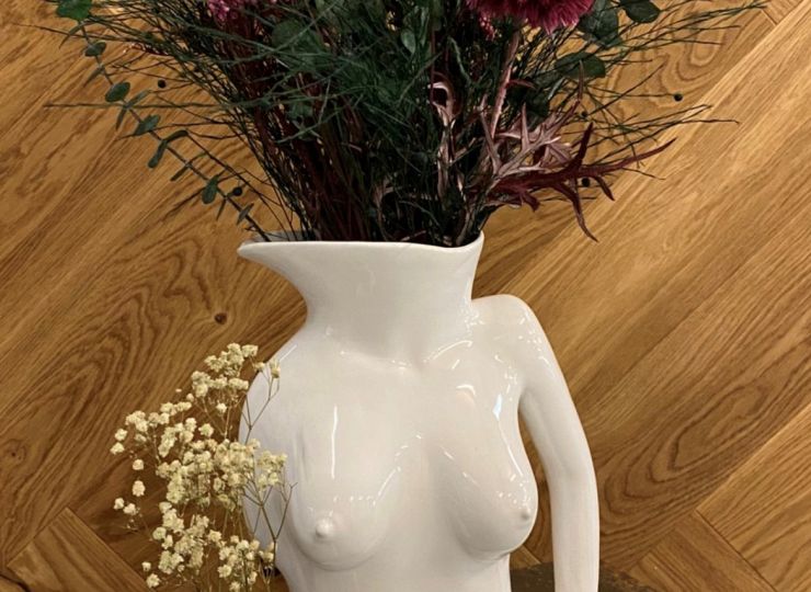 Anissa Kermiche vaser